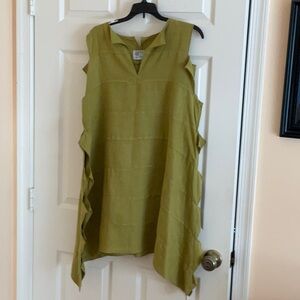 Green Sleeveless Tunic Top